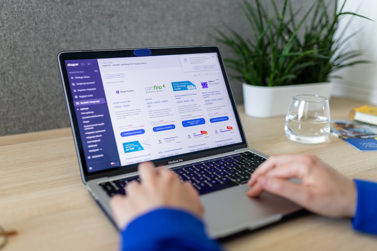 How Shopify Simplifies eCommerce for Businesses
